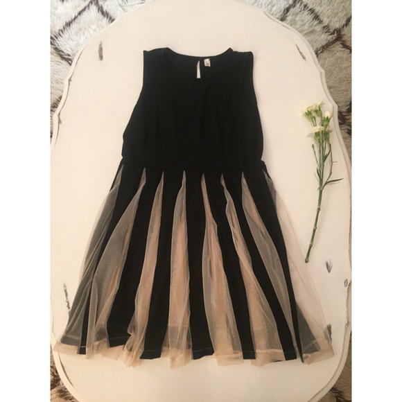 Dresses & Skirts - Sheath Princess Lace & Black Dress